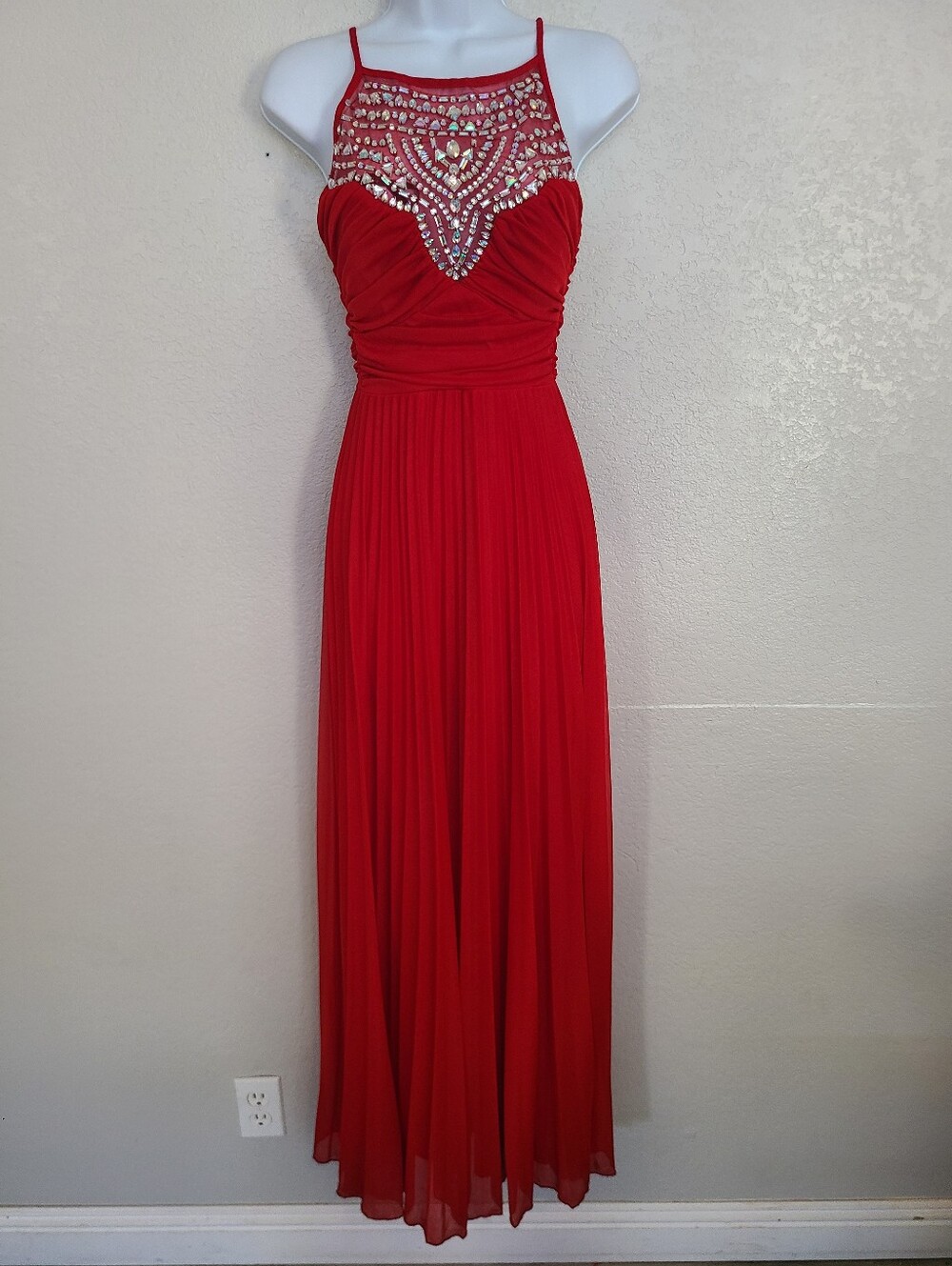 B.Darlin Macy's Red Beaded Sparkling Halter Evening Gown Maxi Dress Prom Formal